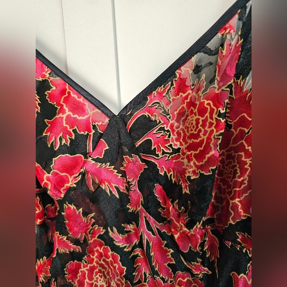 Victoria's Secret Red Floral Black Velvet Burnout Midi Slip Dress Size Med EUC - Picture 3 of 9